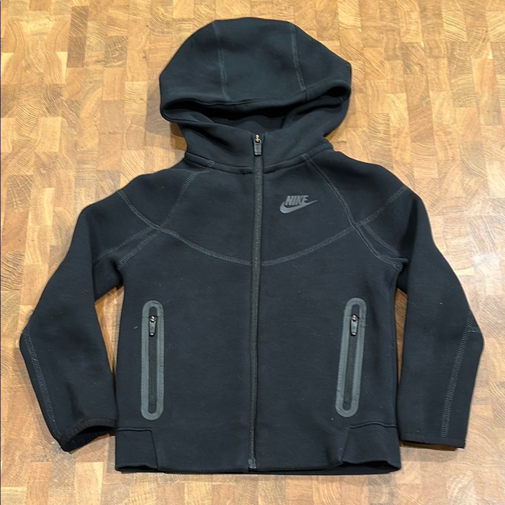 Nike tech fleece black zip up size 4t